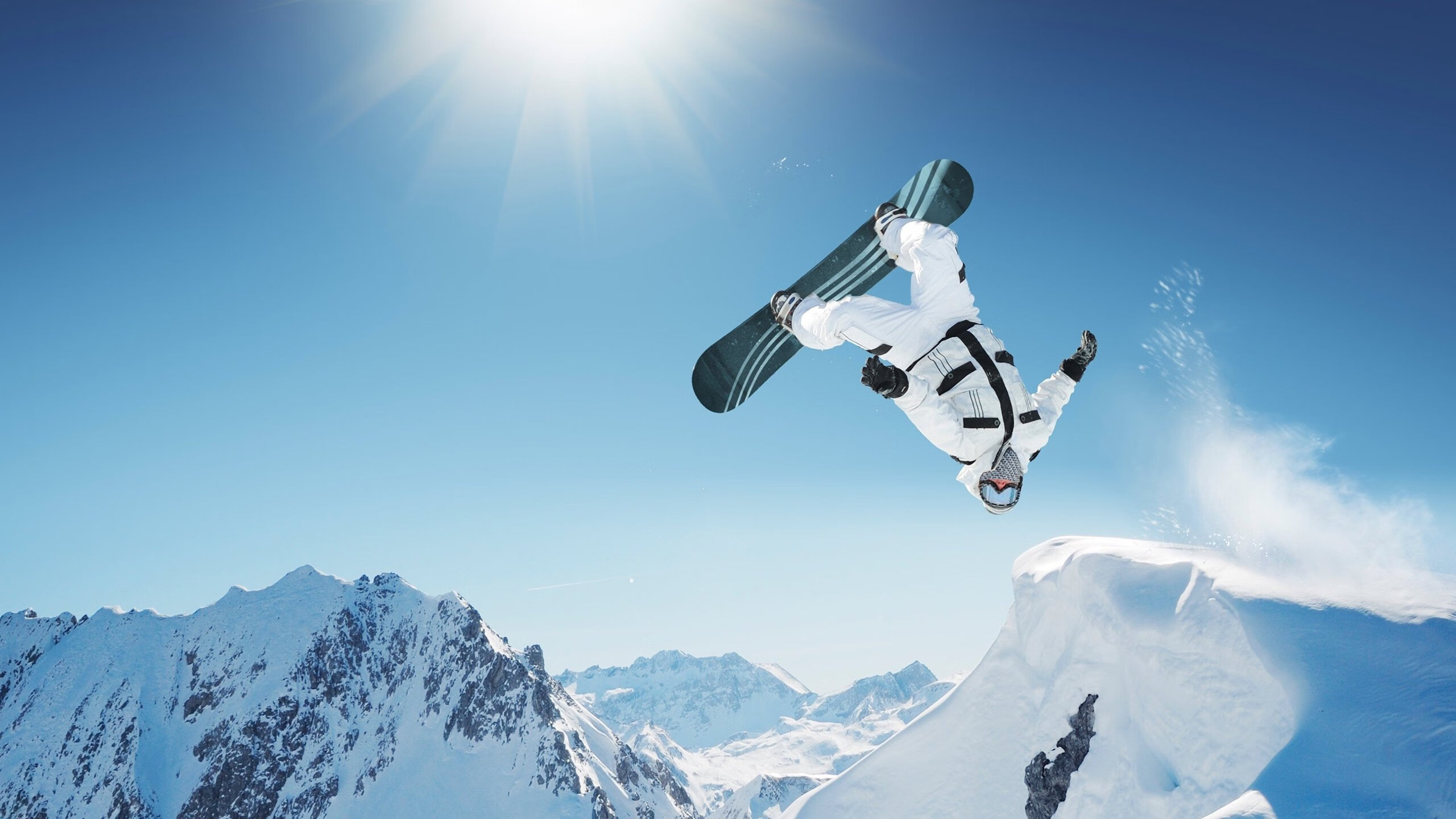 “儿童攀岩色块任务赛” 必须依序踩指定颜色点