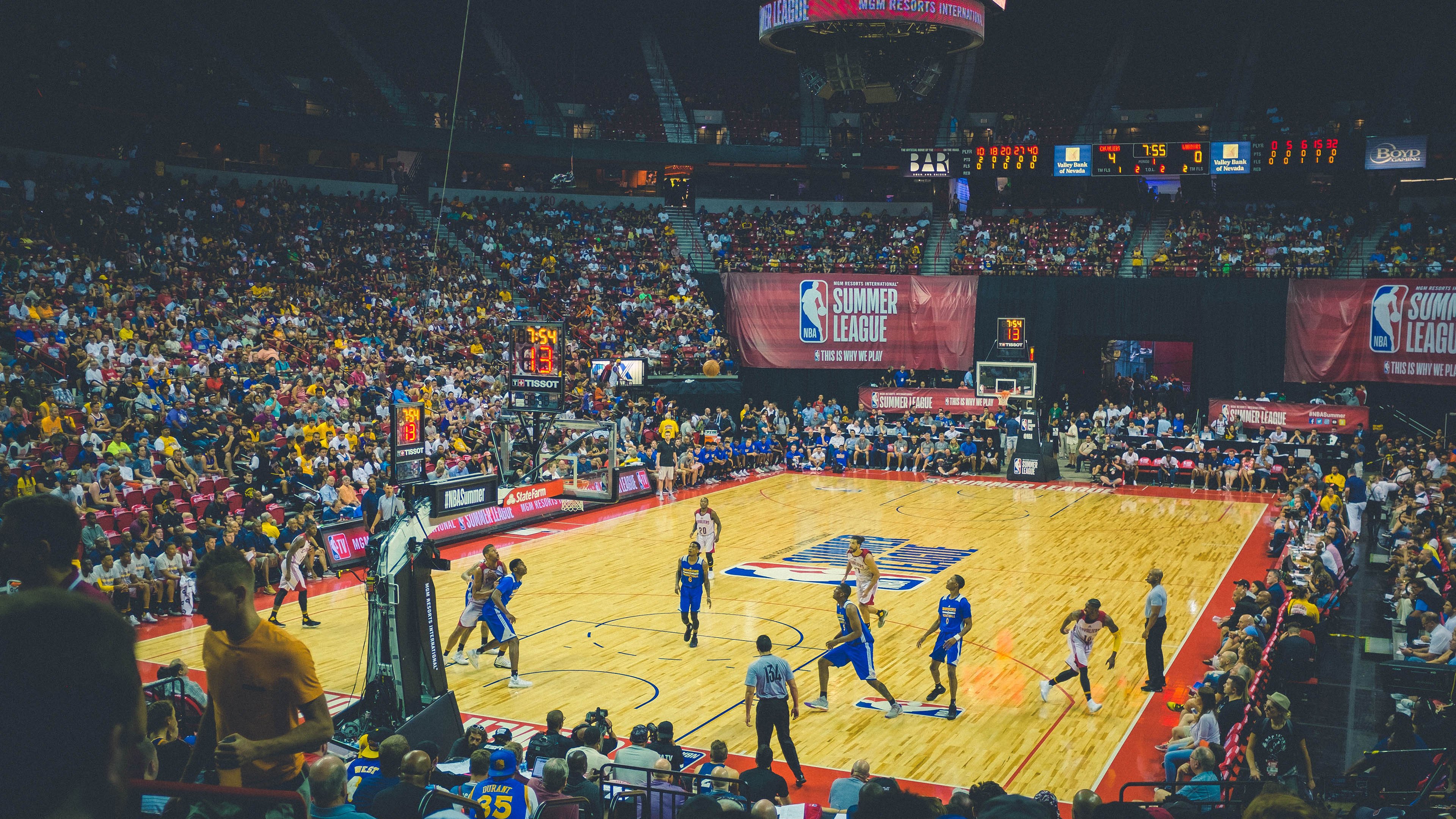 国际大学生户外挑战赛 高山露营与越野跑结合