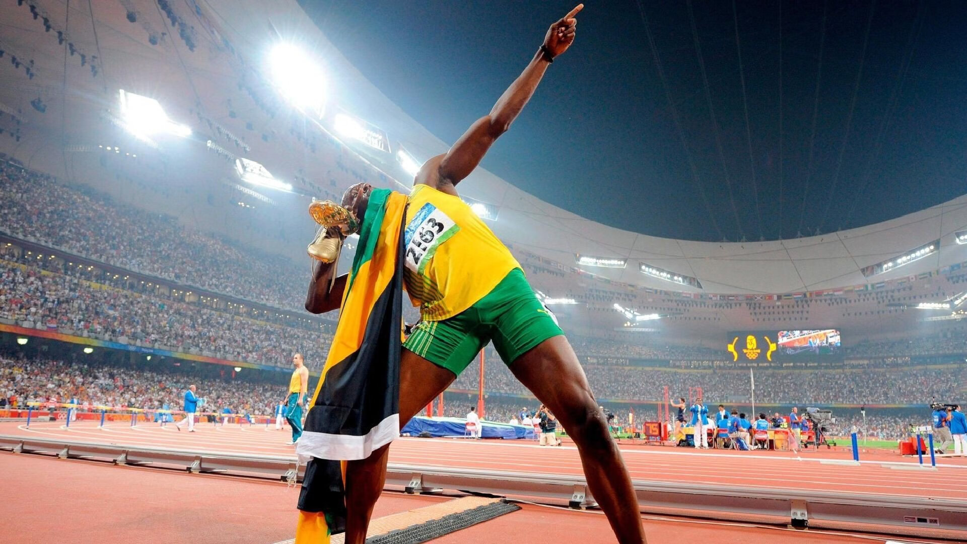 电梯间“楼层俯卧撑”小游戏引发全楼参与